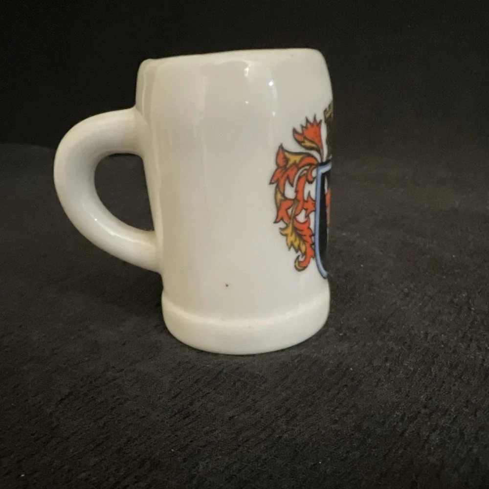 Vintage Miniature Beer Steins Mugs Lot Munchen Munich & Coat Of arms & Vase 3 Pc